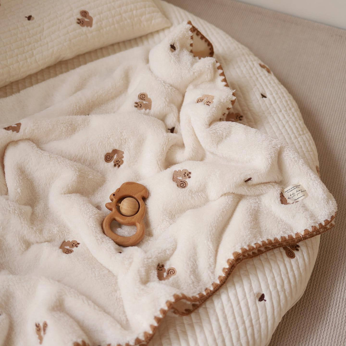 Luxora Lane soft flannel baby blanket, leaf and flower print